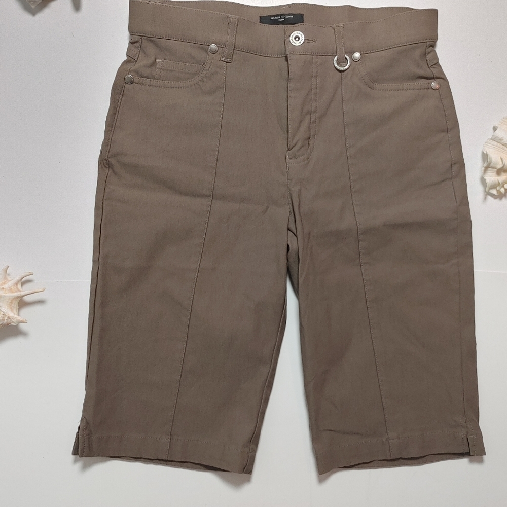 NWOT Simon Chang cropped pants